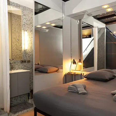 Loft Atypique Avec Terrasse, Calme Et Cosy Appartamento Parigi
