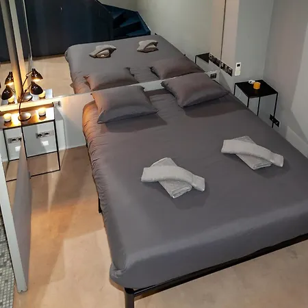 Appartamento Loft Atypique Avec Terrasse, Calme Et Cosy Parigi
