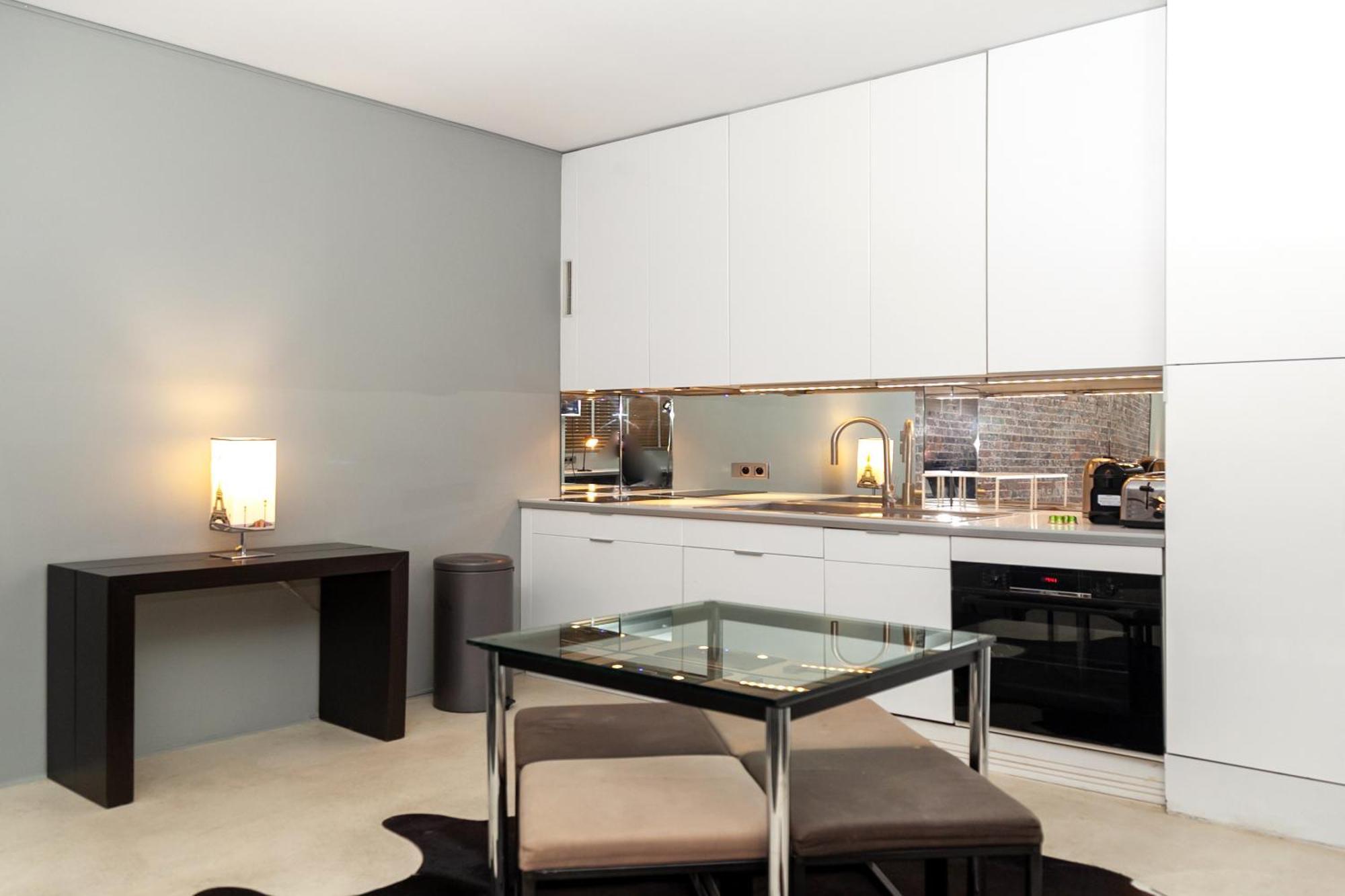 Apartment Loft Atypique Avec Terrasse, Calme Et Cosy *